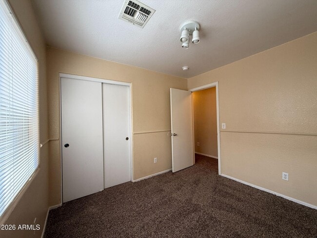 Building Photo - 13601 N 129th Dr