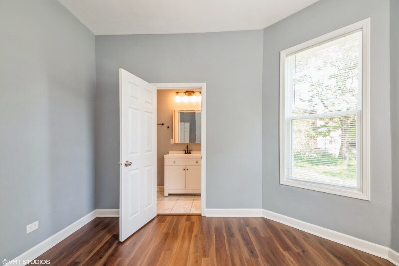 Building Photo - 6649 S Greenwood Ave