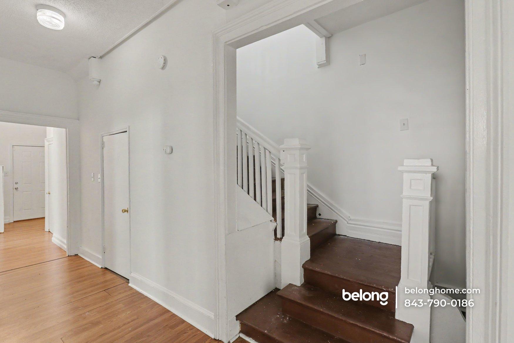 Building Photo - 914 Beman St
