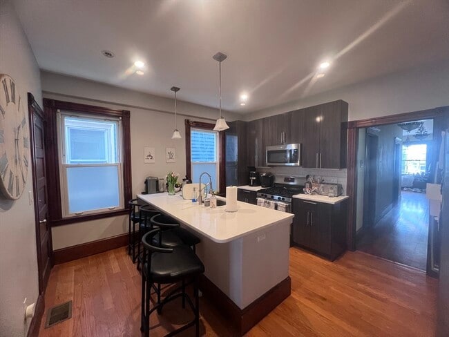 Building Photo - 181 M St