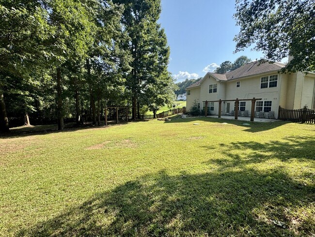 Building Photo - 431 Whitewater Tr
