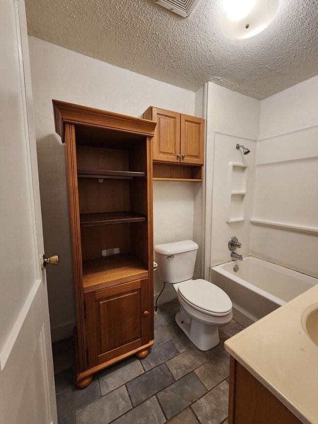Building Photo - Cute 2 bed 1 bath house in Shawnee