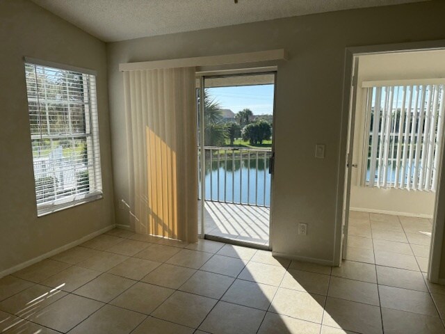 Building Photo - 153 Santa Clara Dr