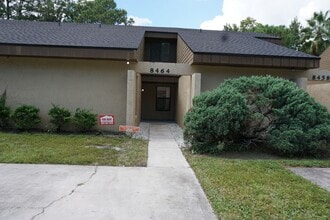 Building Photo - 2 Bedroom, 2 full bath Townhouse Near NAS Jax