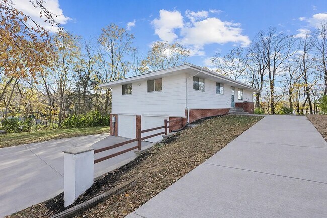 Building Photo - 14085 85th Pl N