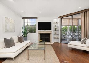 Building Photo - 750 N Kings Rd
