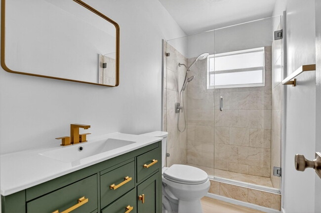 Building Photo - 529 NE 18th St