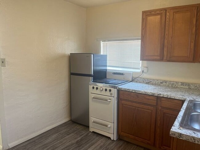 Building Photo - Stand alone Studio