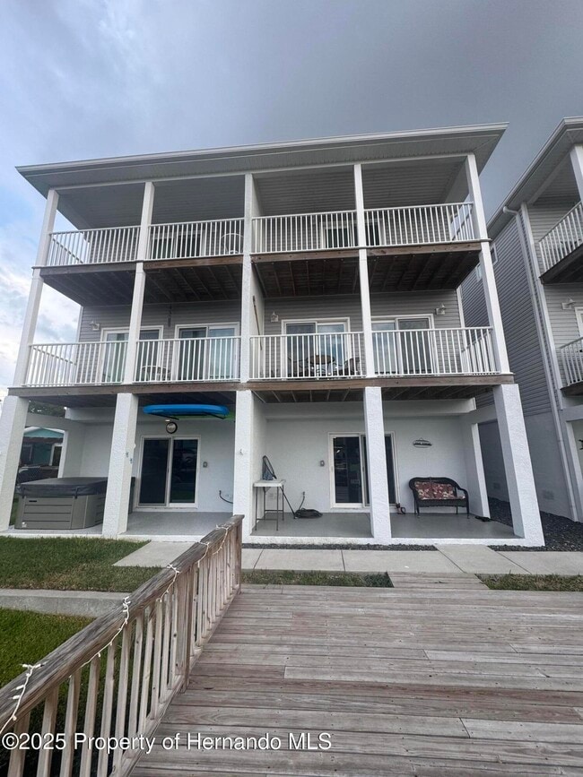 Building Photo - 6891 Clark St