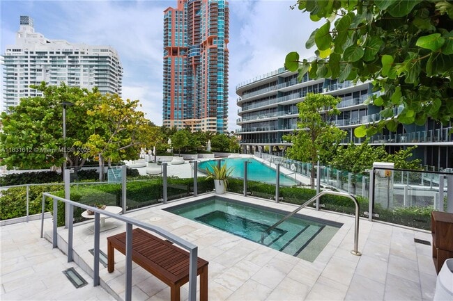 Building Photo - 1 Collins Ave