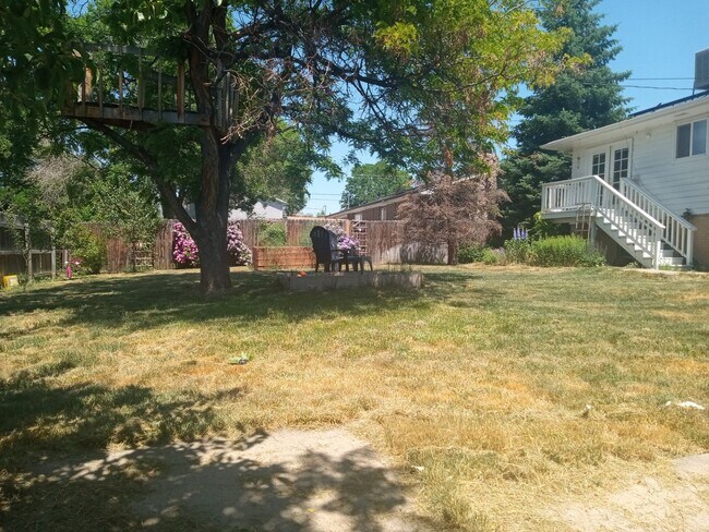 Building Photo - 5 Bedroom Single Family Home in Arvada