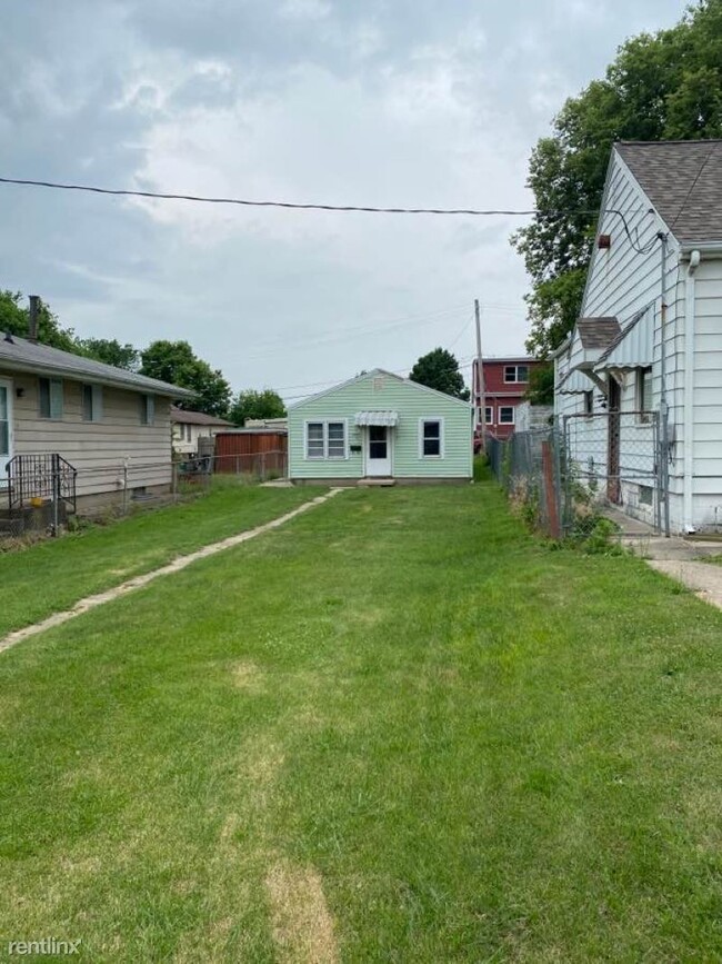 Primary Photo - 2 br, 1 bath House - 2049 North Gale Avenue