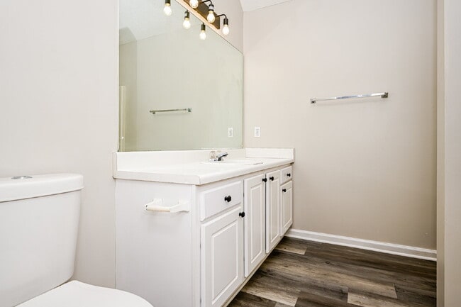 Building Photo - 819 Sweetwater Way