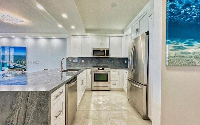 Building Photo - 5701 Collins Ave
