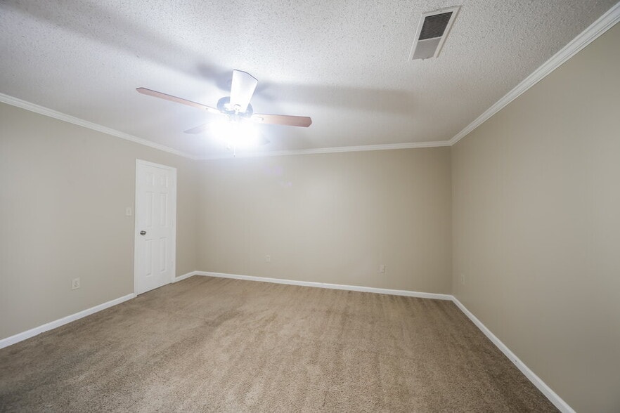 Building Photo - 4483 Green Creek