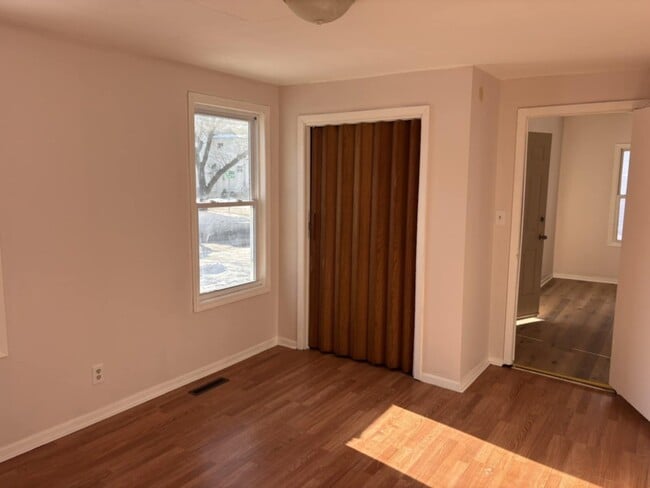 Building Photo - 1318 Benton St