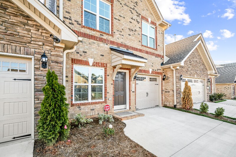 Building Photo - 102 St Francis Dr