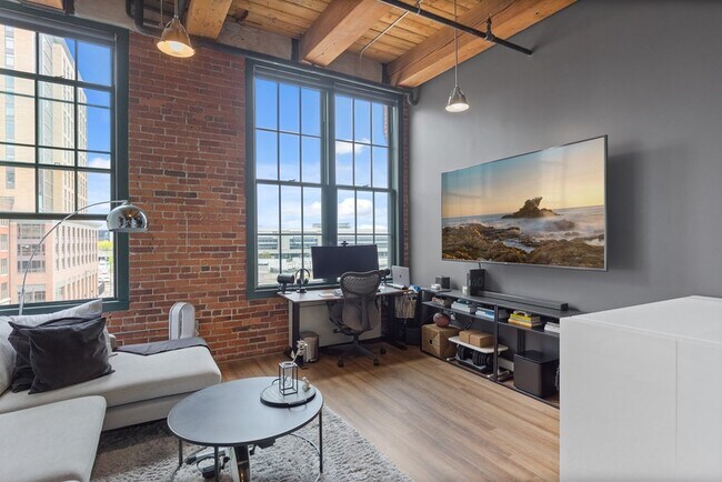 Building Photo - 63 Melcher St