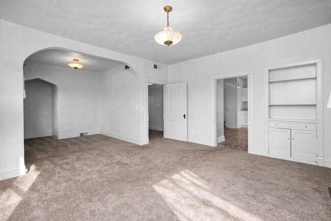 Building Photo - 1703 N Brady St