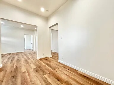 Building Photo - 1034 1/2 S Fairfax Ave