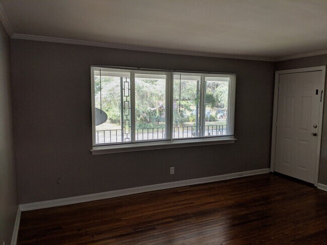 Building Photo - 44 Thackery Pl