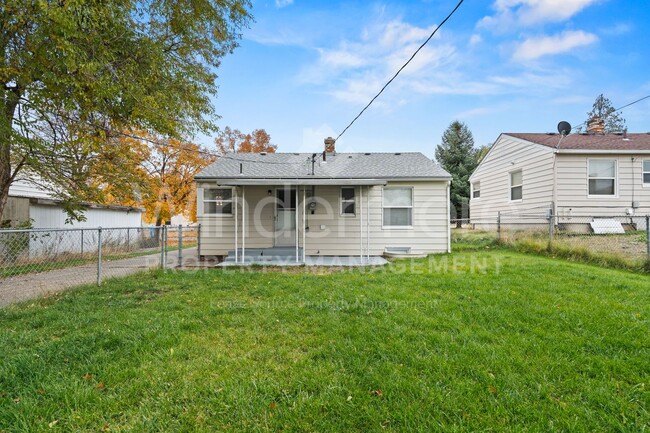 Building Photo - 5723 N Milton St