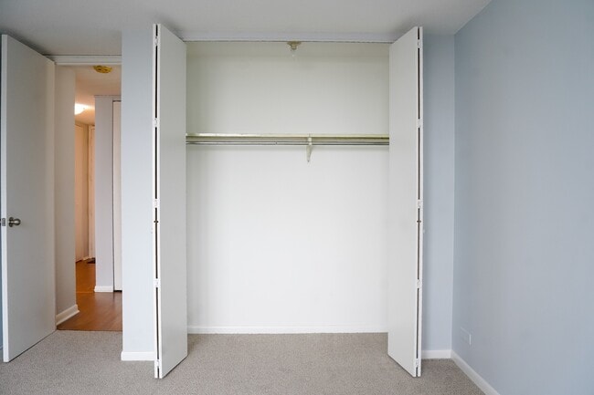 Building Photo - 2728 N Hampden Ct