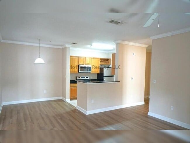 Building Photo - 2- Bed, 2 Bath Resort Style Condo!