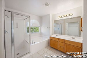 Building Photo - 688 La Bahia Loop