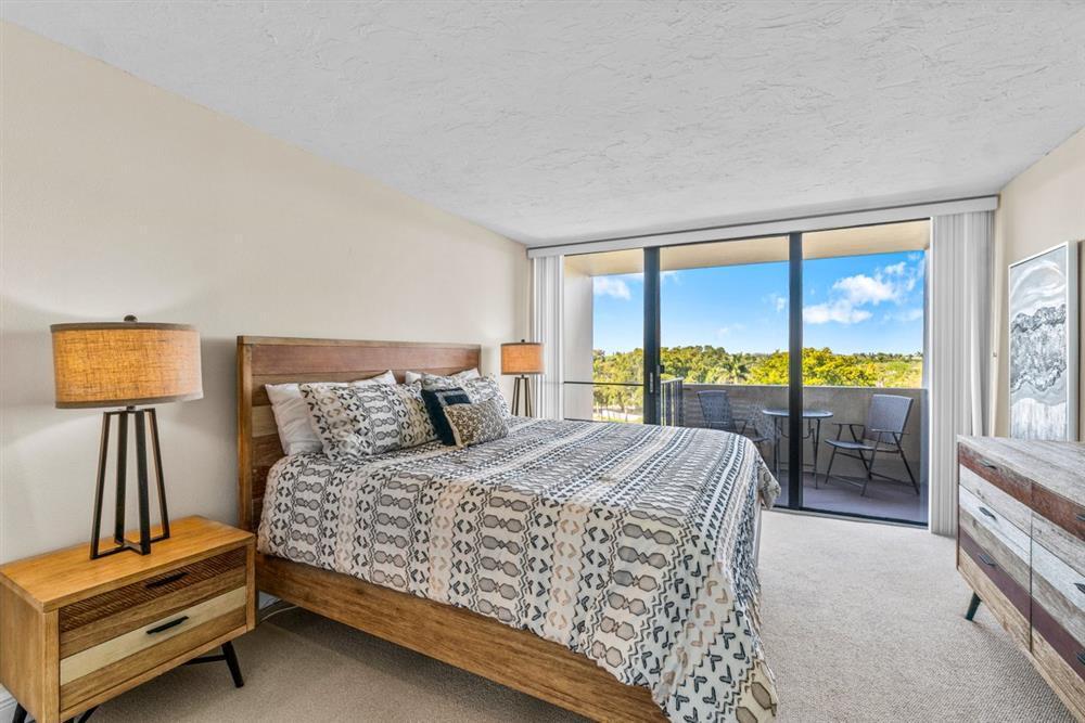 Building Photo - 1830 Embassy Dr