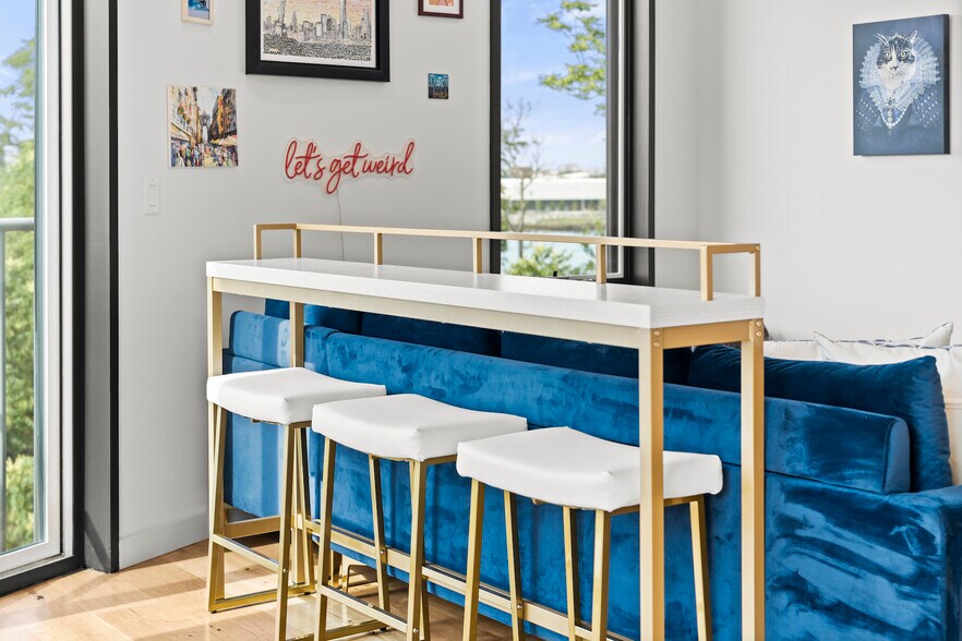 Building Photo - 191 Condor St