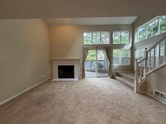 Building Photo - 9605 NW Miller Hill Dr