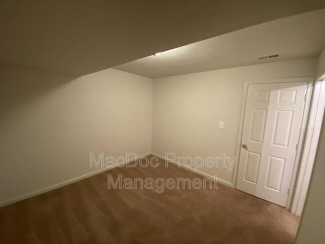 Building Photo - 4249 Normandy Ct