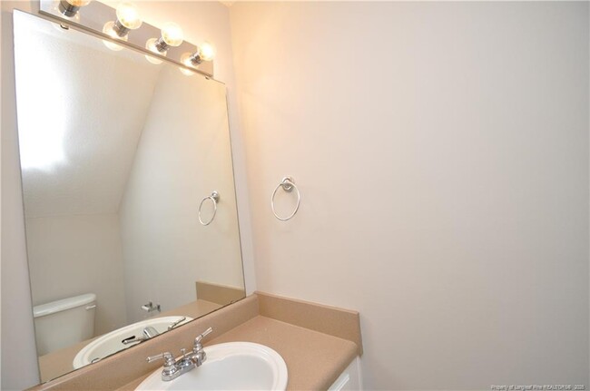 Building Photo - 404 Canyon Lake Cir