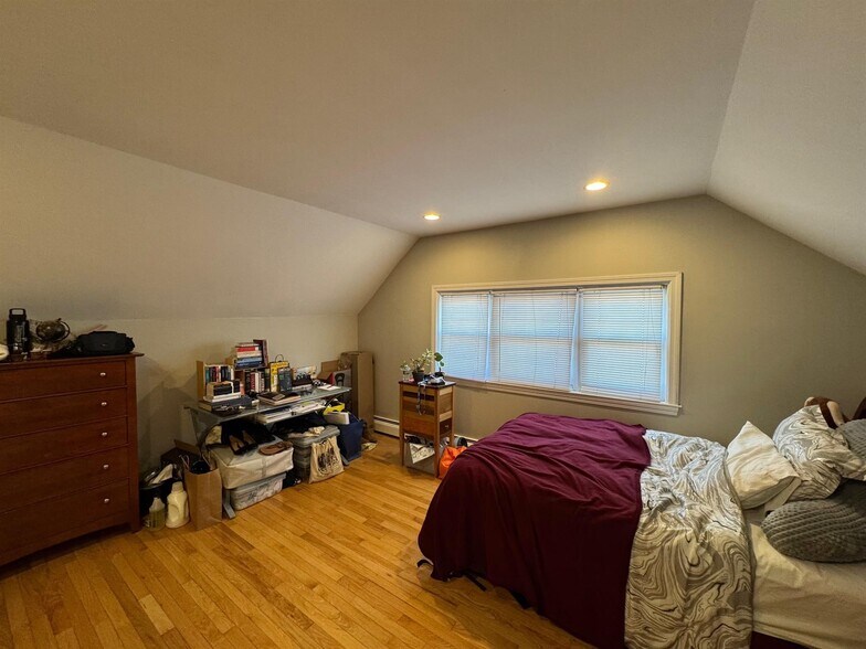 Building Photo - 20 Benton Rd