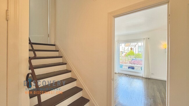 Building Photo - 2 Bedroom Dimond District Spanish Style Bu...