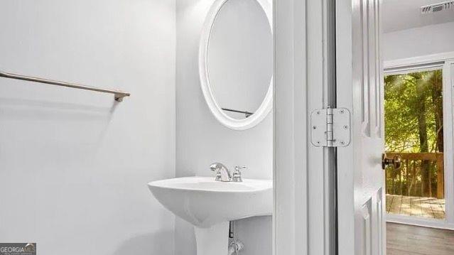 Building Photo - 558 Manning Rd SW