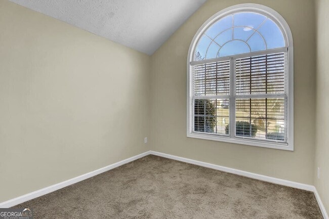 Building Photo - 40 Elisabeth Way