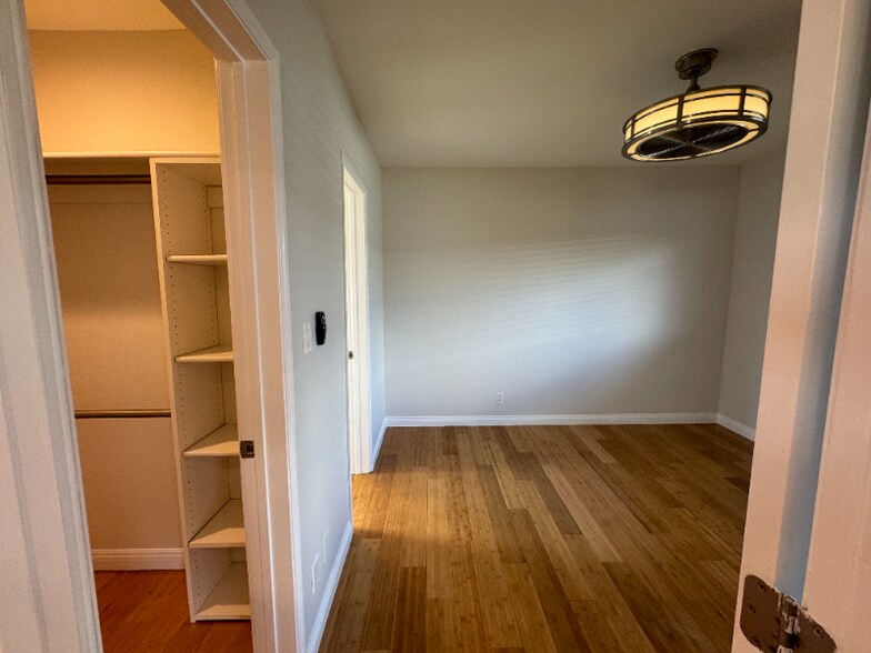 Building Photo - 5567 Inglewood Blvd