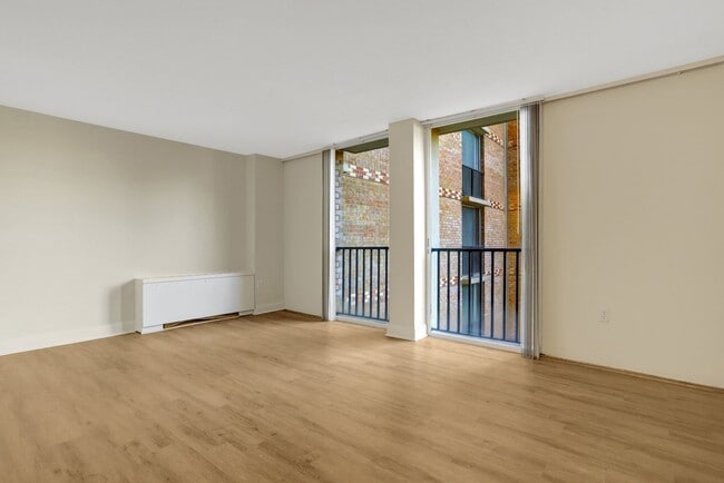 Building Photo - Studio Condo with all utilities included f...