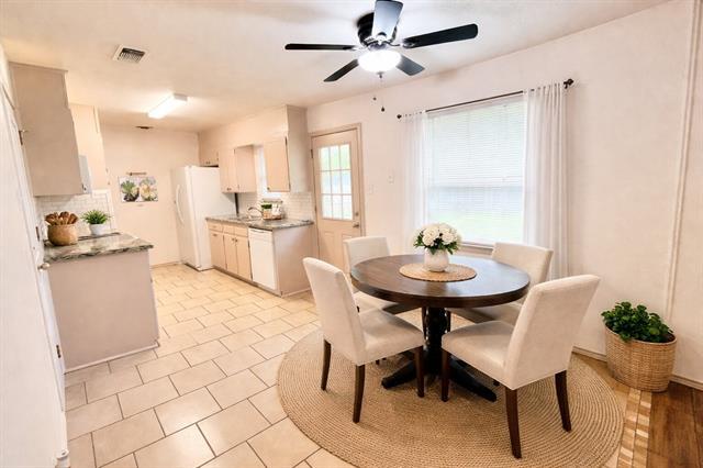 Building Photo - 1105 Springdale Rd