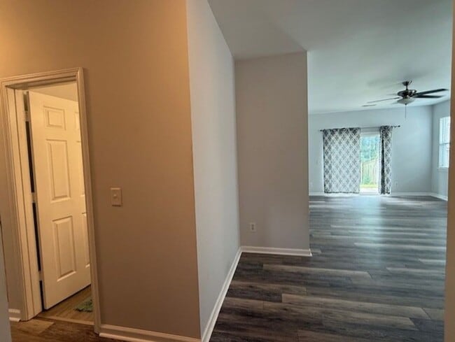 Building Photo - Updated 3-bedroom, 2-bathroom in The Arbors at Westgate