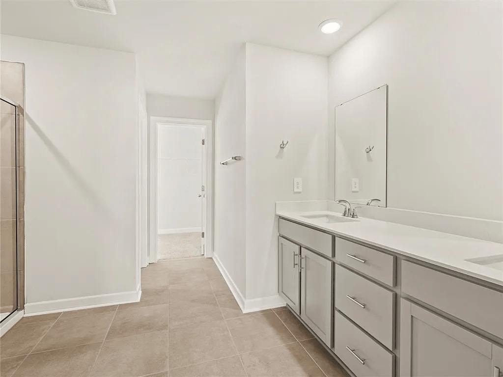 Building Photo - 105 Oval Ct