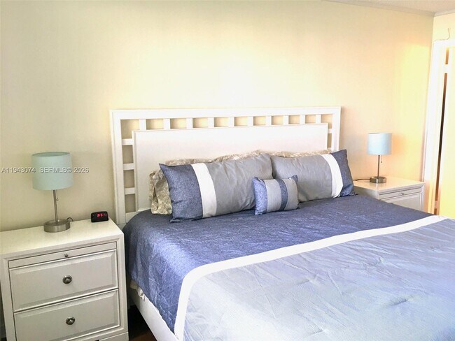 Building Photo - 8980 S Hollybrook Blvd