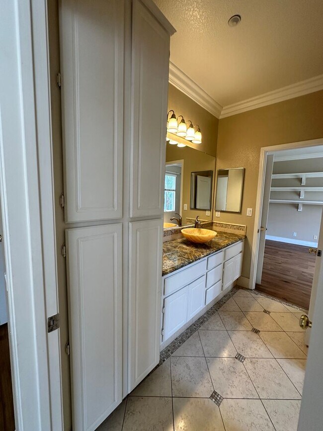 Building Photo - 16791 Wanderly Ln