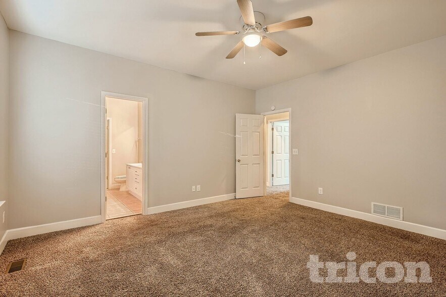 Building Photo - 9235 Raleigh Way