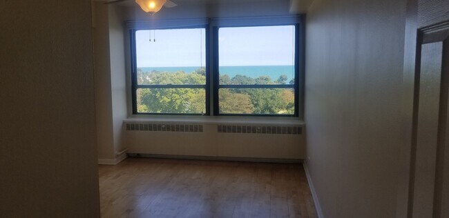Building Photo - 4180 N Marine Dr