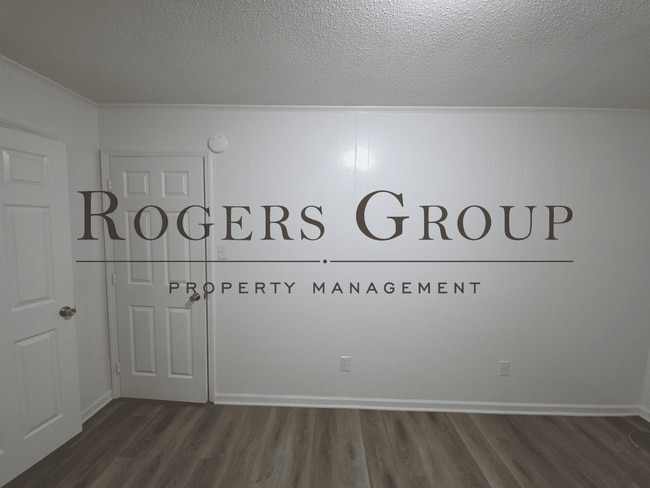 Building Photo - #450 - 208-210 Cooper St Duplex