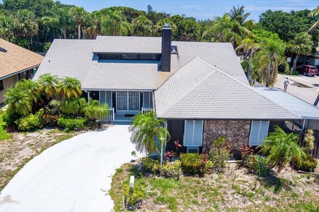 Building Photo - 901 Sandy Oaks Dr