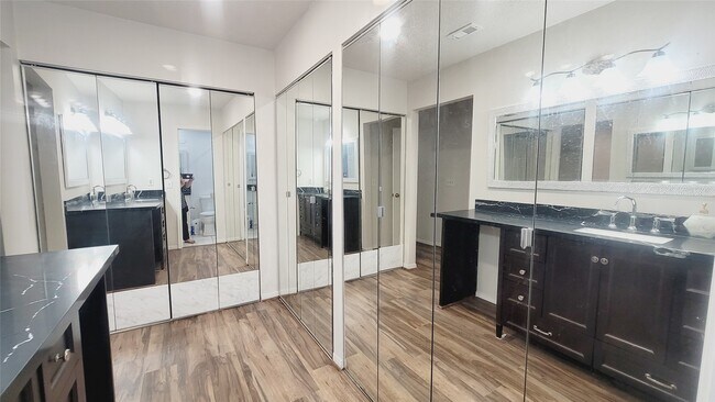 Building Photo - 16002 Maple Acres Ct